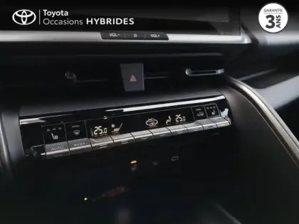 Photo 14 Toyota C-HR  2.0 Hybride Rechargeable 225ch Graphic MY26