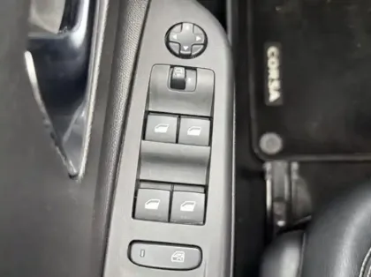 Photo 11 Opel Corsa  1.2 Turbo 100ch Elegance