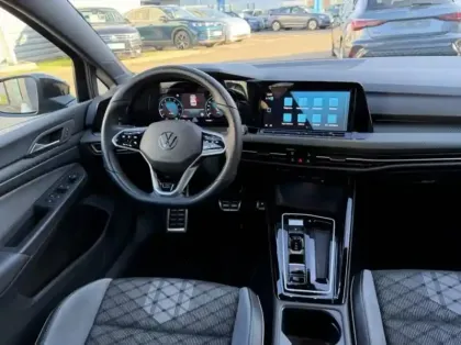 Photo 14 Volkswagen Golf  1.5 eTSI OPF 130ch R-Line DSG7