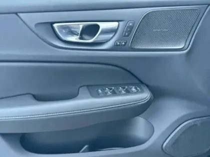 Photo 8 Volvo V60  T6 AWD 253+145ch Plus Style Dark Geartronic 8