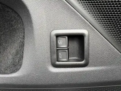 Photo 10 Volkswagen Tiguan  1.5 eHybrid 272ch R-Line Exclusive DSG6