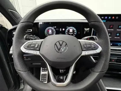 Photo 13 Volkswagen Tiguan  1.5 eHybrid 272ch R-Line Exclusive DSG6