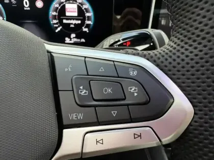 Photo 7 Volkswagen Tiguan  1.5 eHybrid 272ch R-Line Exclusive DSG6