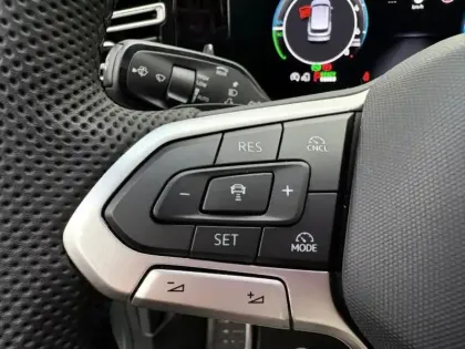 Photo 6 Volkswagen Tiguan  1.5 eHybrid 272ch R-Line Exclusive DSG6