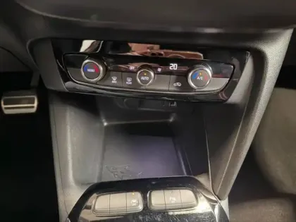 Photo 13 Opel Corsa  -e 136ch GS Line