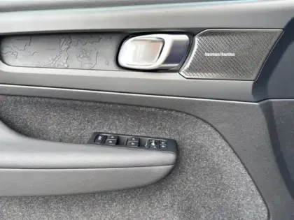 Photo 9 Volvo Ex40  Single Extended Range 252ch Plus