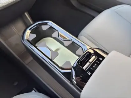 Photo 12 Volvo Ex30 Gén. I Ph1 Plus 5