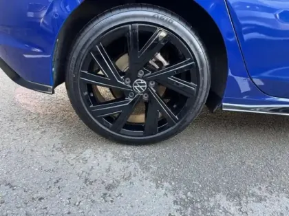 Photo 7 Volkswagen Golf  1.5 eTSI OPF 130ch R-Line DSG7