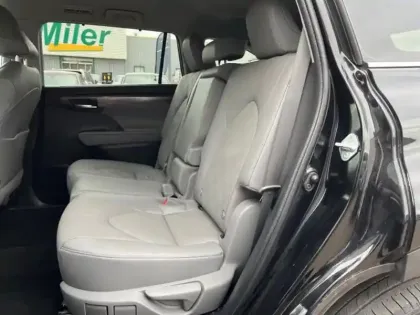 Photo 11 Toyota Highlander  2.5 Hybrid 248ch Lounge AWD-I MY22