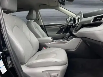 Photo 10 Toyota Highlander  2.5 Hybrid 248ch Lounge AWD-I MY22