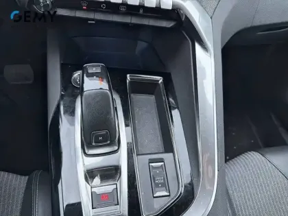 Photo 13 Peugeot 5008  PureTech 130ch S&S EAT8