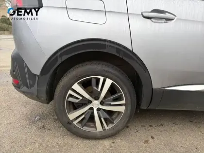 Photo 20 Peugeot 5008  PureTech 130ch S&S EAT8