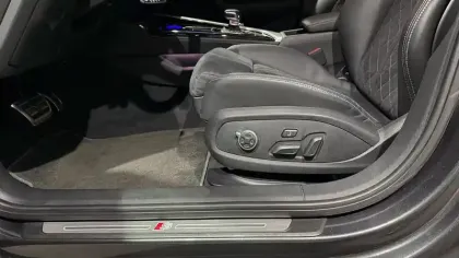 Photo 10 Audi A4  Avant 40 TDI 204 S tronic 7 Quattro