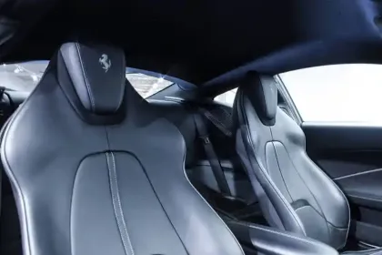 Photo 14 Ferrari Roma  V8 4.0 620ch