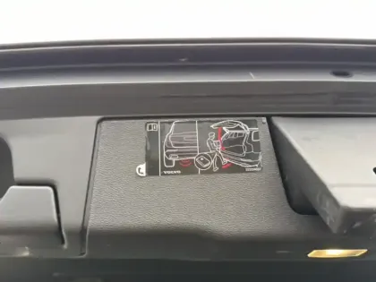 Photo 8 Volvo Xc60  T8 Twin Engine 303 ch + 87 ch Geartronic 8