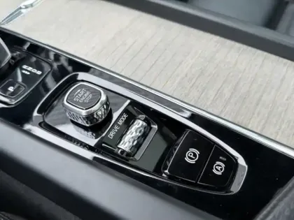 Photo 31 Volvo Xc60  T8 Twin Engine 303 ch + 87 ch Geartronic 8