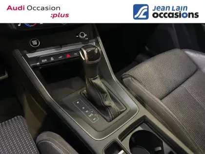 Photo 12 Audi Q3  45 TFSIe 245 ch S tronic 6