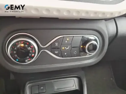 Photo 16 Renault Twingo  III E-Tech