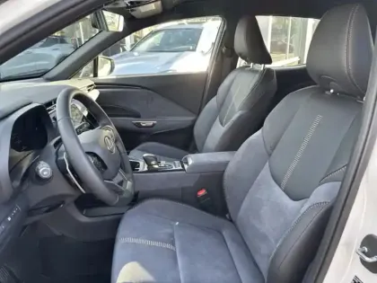 Photo 11 Lexus Lbx 1.5 136H 2WD Cool HYBRIDE PKADVANCED