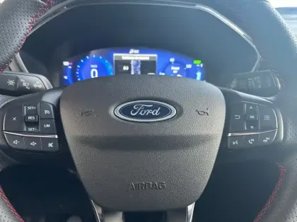 Photo 17 Ford Kuga 2.5 Duratec 190ch FHEV E85 ST-Line BVA