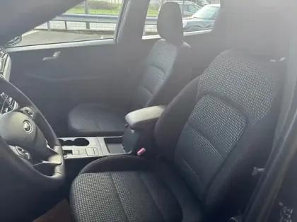 Photo 9 Ford Kuga 2.5 Duratec 190ch FHEV E85 ST-Line BVA