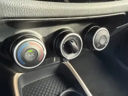 Photo 12 Toyota Aygo Gén. I Ph1 Design 5