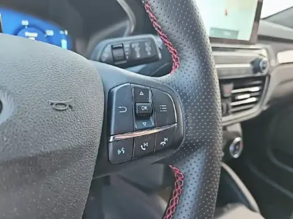 Photo 17 Ford Kuga 2.5 Duratec 190ch FHEV E85 ST-Line BVA