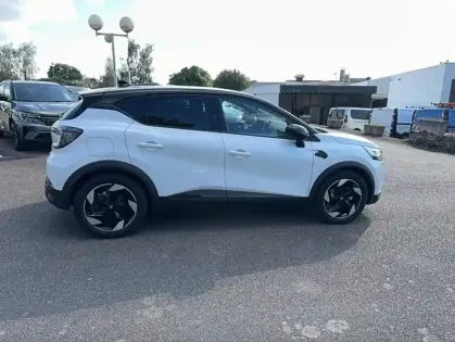 Photo 5 Renault Captur E-Tech full hybrid 145 ch Techno 5p