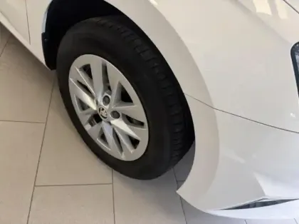 Photo 8 Skoda Fabia  1.0 TSI 95ch Ambition