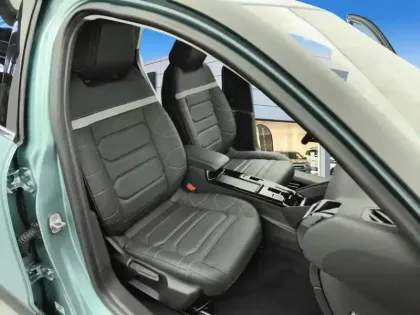 Photo 8 Citroën C4  PureTech 130 S&S EAT8 Shine Pack