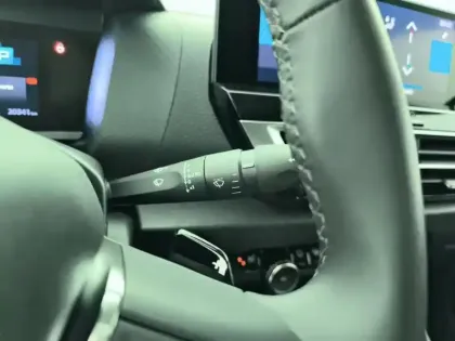 Photo 17 Citroën C4  PureTech 130 S&S EAT8 Shine Pack