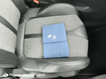 Photo 15 Peugeot 3008  1.2 Puretech 130ch S&S BVM6 Allure