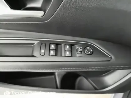 Photo 19 Peugeot 3008  1.2 Puretech 130ch S&S BVM6 Allure