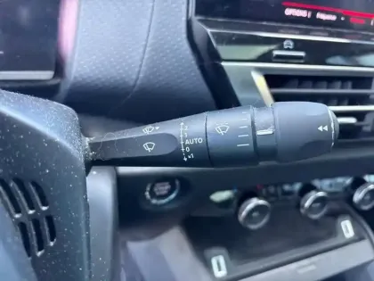 Photo 17 Citroën C4  BlueHDi 130 S&S EAT8 Shine Pack