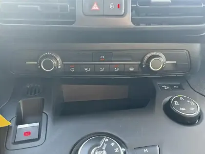 Photo 12 Peugeot Partner  FOURGON STANDARD 1000 KG BLUEHDI 130 S&S EAT8 GRIP