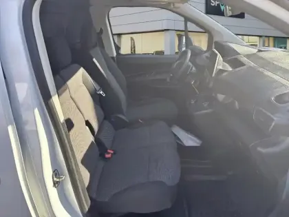 Photo 8 Peugeot Partner  FOURGON STANDARD 1000 KG BLUEHDI 130 S&S EAT8 GRIP