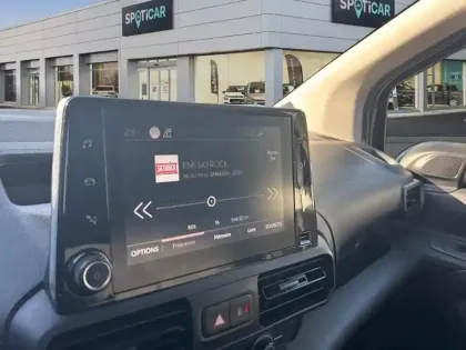 Photo 21 Peugeot Partner  FOURGON STANDARD 1000 KG BLUEHDI 130 S&S EAT8 GRIP