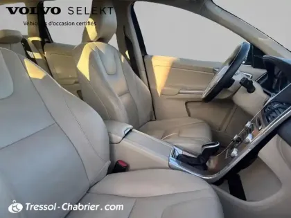 Photo 8 Volvo Xc60  D3 150 ch Momentum Geartronic A