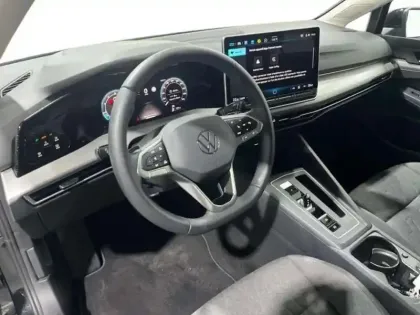 Photo 8 Volkswagen Golf 1.5 eTSI EVO2 116 DSG7 VW Edition