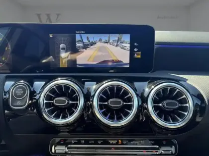 Photo 19 Mercedes Classe A 200 d AMG Line