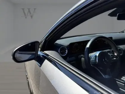 Photo 10 Mercedes Classe A 200 d AMG Line