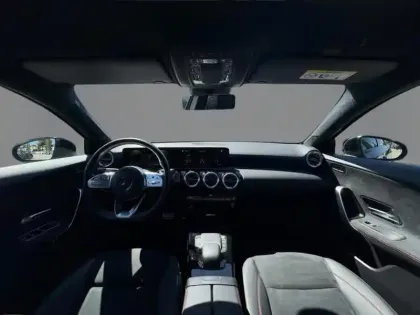 Photo 11 Mercedes Classe A 200 d AMG Line