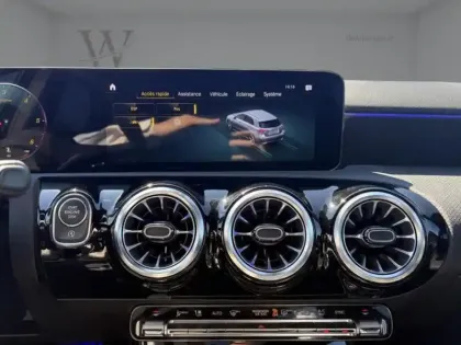 Photo 18 Mercedes Classe A 200 d AMG Line