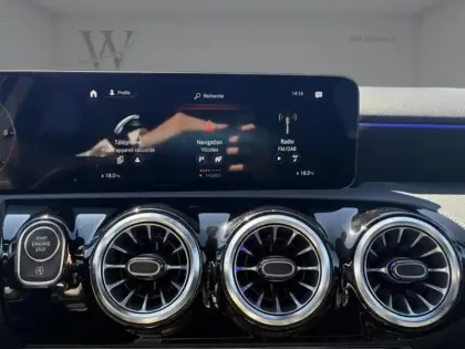 Photo 17 Mercedes Classe A 200 d AMG Line