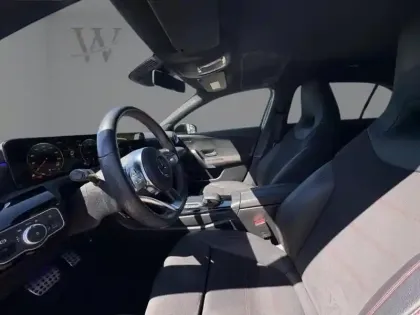 Photo 16 Mercedes Classe A 200 d AMG Line