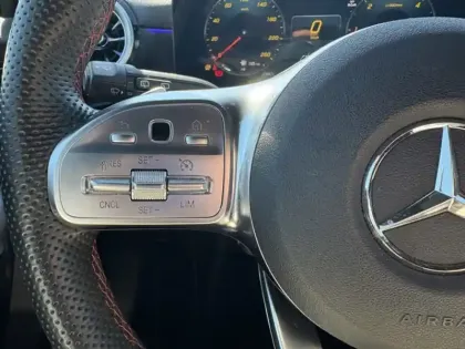 Photo 14 Mercedes Classe A 200 d AMG Line