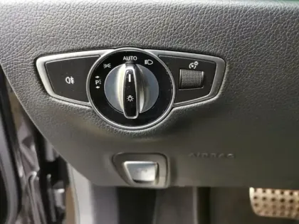 Photo 16 Mercedes CLA E 220 d 194 ch 