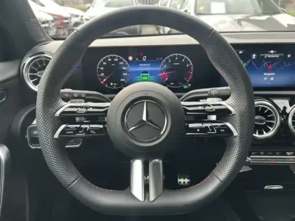 Photo 17 Mercedes Classe A 200 AMG Line