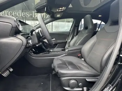 Photo 10 Mercedes Classe A 200 AMG Line