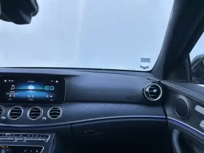 Photo 20 Mercedes Classe E Gén. V (W213) Ph2 AMG Line 4